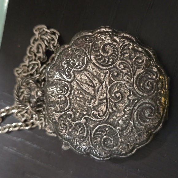 Jewelry - Vintage Silver Locket Necklace